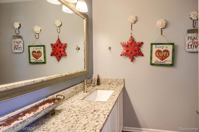 8380 Hunt Club Court, Grand Blanc, MI 48439