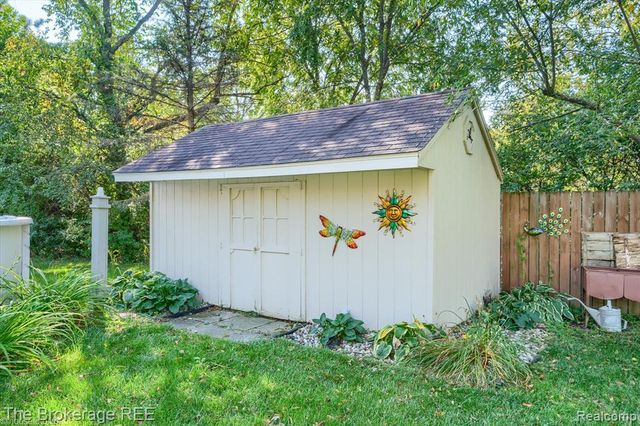 8380 Hunt Club Court, Grand Blanc, MI 48439