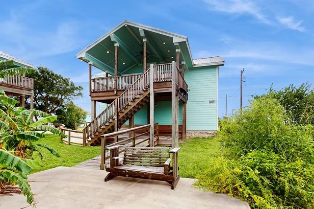 370, 374 Copano Ridge Road, Rockport, TX 78382