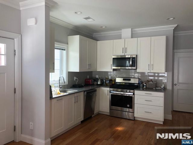 9 Lindley Avenue, Tenafly, NJ 07670