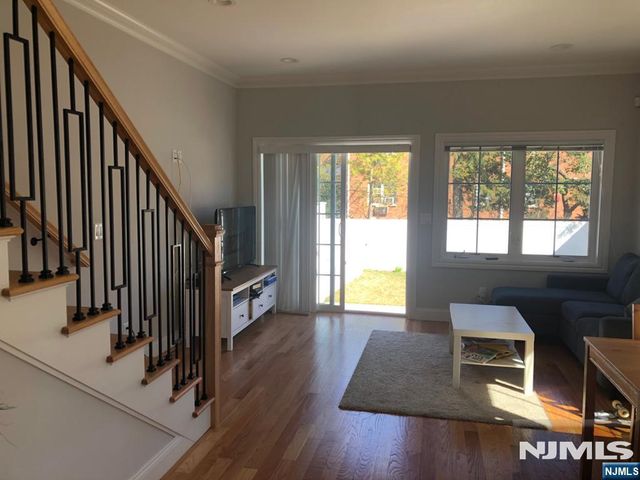 9 Lindley Avenue, Tenafly, NJ 07670