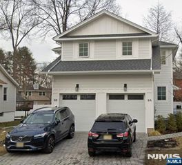 9 Lindley Avenue, Tenafly, NJ 07670