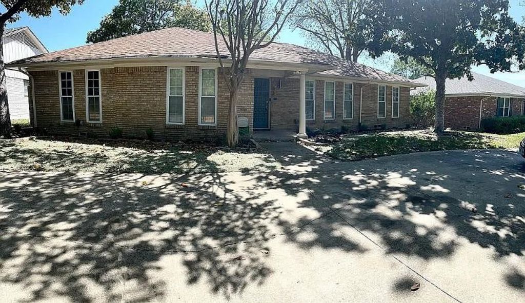 9406 Hunters Creek Drive, Dallas, TX 75243