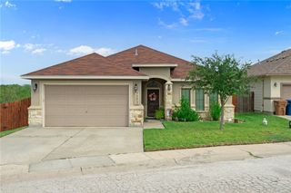 7202 Lake Placid Dr, Corpus Christi, TX 78414