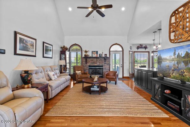 215 Grape Vineyard Way, Fisherville, KY 40023