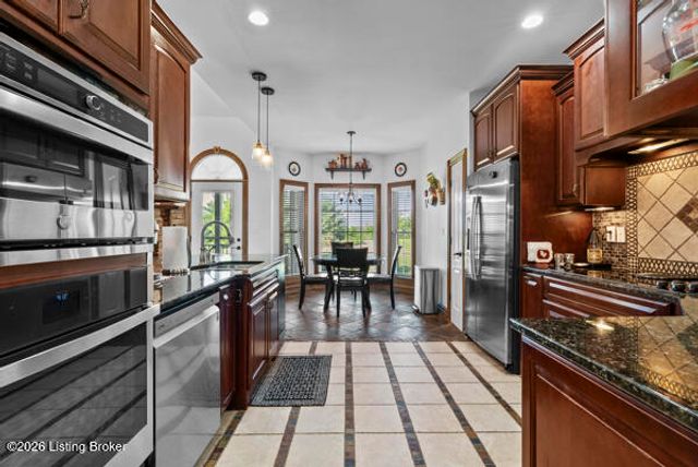 215 Grape Vineyard Way, Fisherville, KY 40023