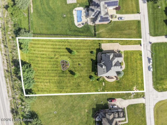 215 Grape Vineyard Way, Fisherville, KY 40023