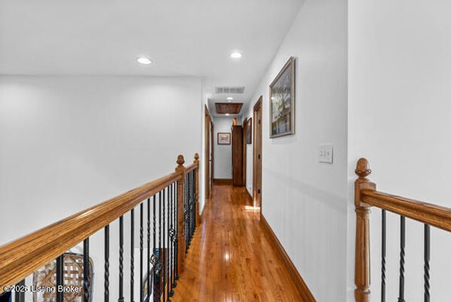 215 Grape Vineyard Way, Fisherville, KY 40023