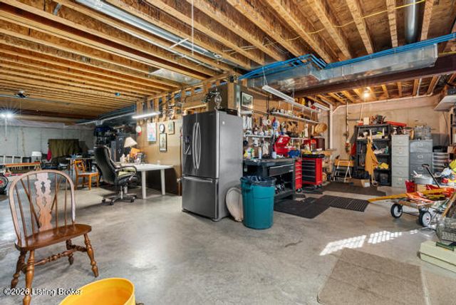 215 Grape Vineyard Way, Fisherville, KY 40023