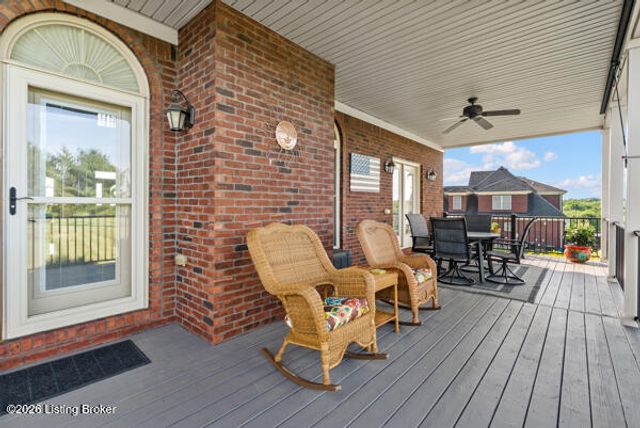 215 Grape Vineyard Way, Fisherville, KY 40023