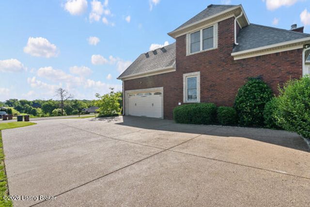 215 Grape Vineyard Way, Fisherville, KY 40023
