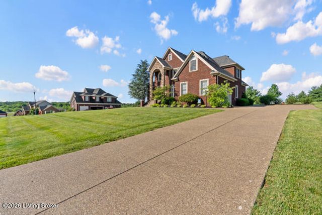 215 Grape Vineyard Way, Fisherville, KY 40023