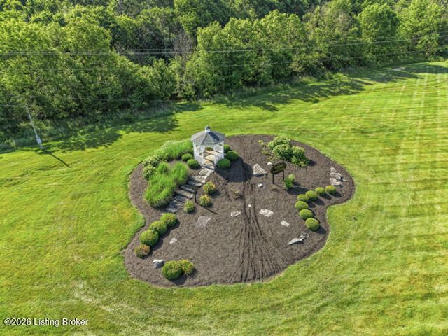 215 Grape Vineyard Way, Fisherville, KY 40023