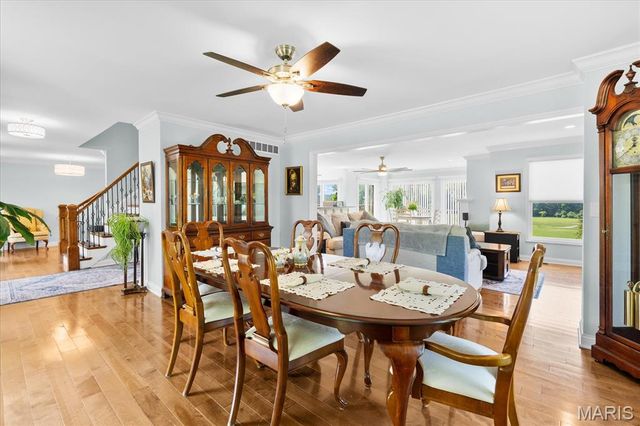 18 Woodland Hills Court, Alton, IL 62002