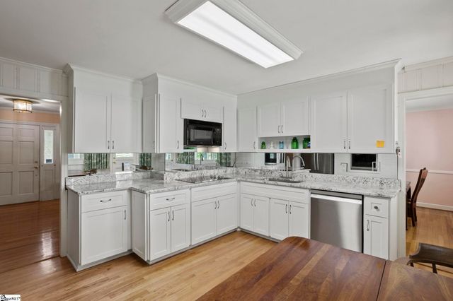 126 Shannon Lake Circle, Greenville, SC 29615