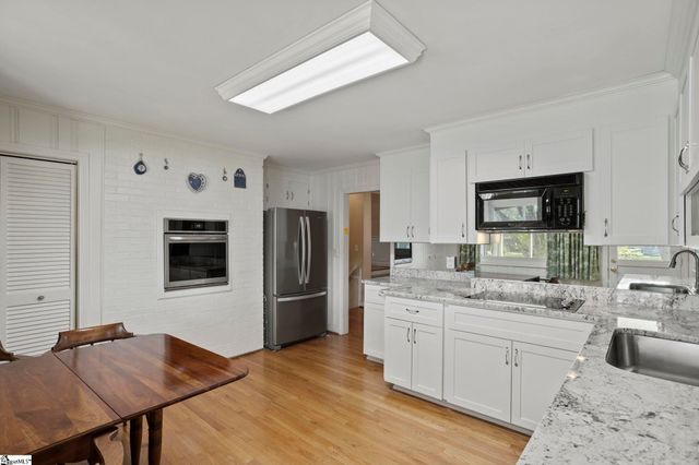 126 Shannon Lake Circle, Greenville, SC 29615