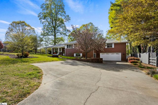 126 Shannon Lake Circle, Greenville, SC 29615