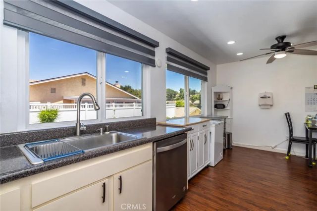 19716 Avenue Of The Oaks, Newhall, CA 91321