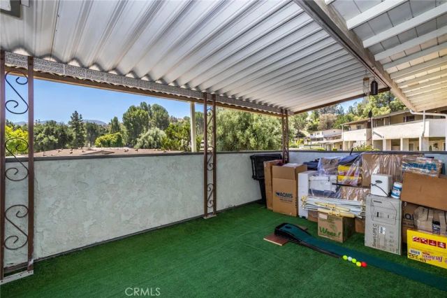 19716 Avenue Of The Oaks, Newhall, CA 91321