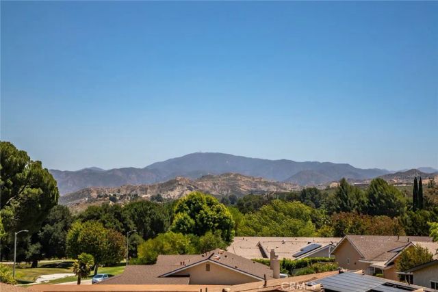 19716 Avenue Of The Oaks, Newhall, CA 91321