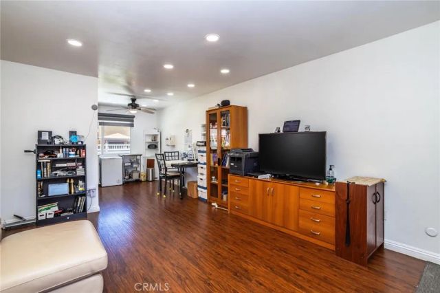 19716 Avenue Of The Oaks, Newhall, CA 91321