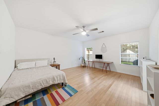 907 Lawrence Street, Houston, TX 77008