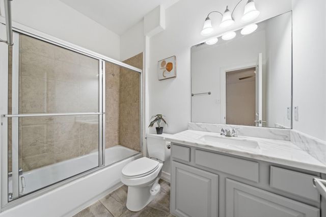 907 Lawrence Street, Houston, TX 77008