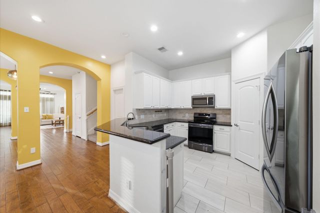 907 Lawrence Street, Houston, TX 77008