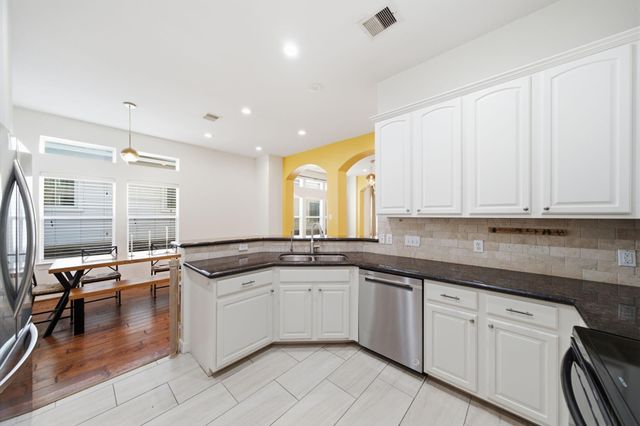 907 Lawrence Street, Houston, TX 77008