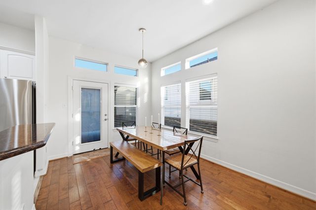 907 Lawrence Street, Houston, TX 77008