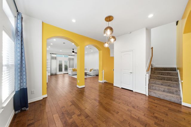 907 Lawrence Street, Houston, TX 77008
