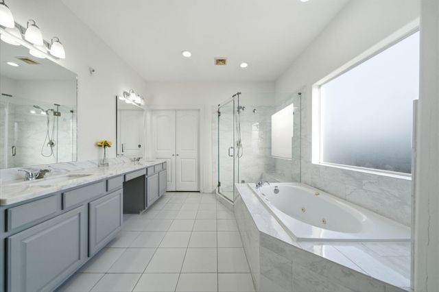 907 Lawrence Street, Houston, TX 77008