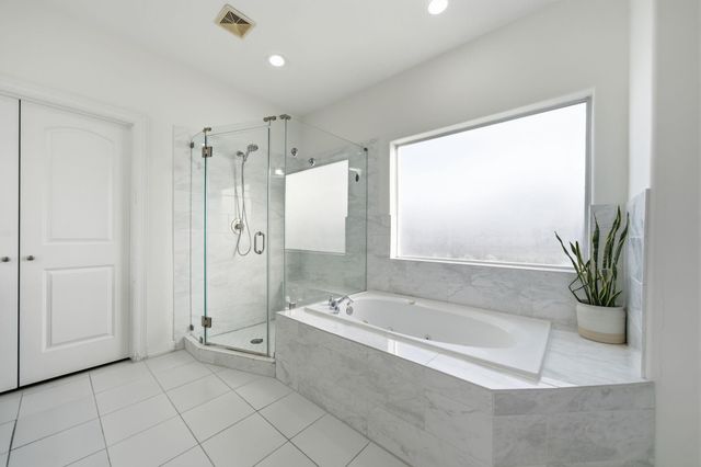 907 Lawrence Street, Houston, TX 77008