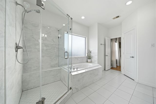 907 Lawrence Street, Houston, TX 77008