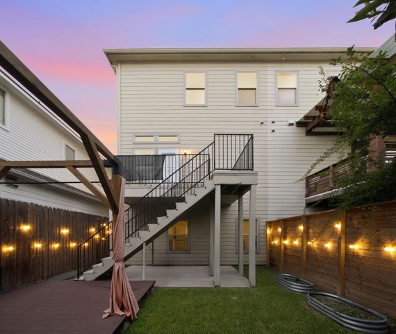 907 Lawrence Street, Houston, TX 77008