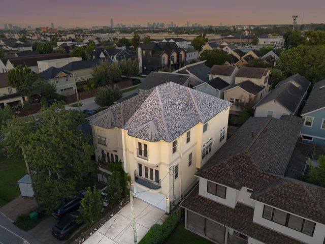 907 Lawrence Street, Houston, TX 77008