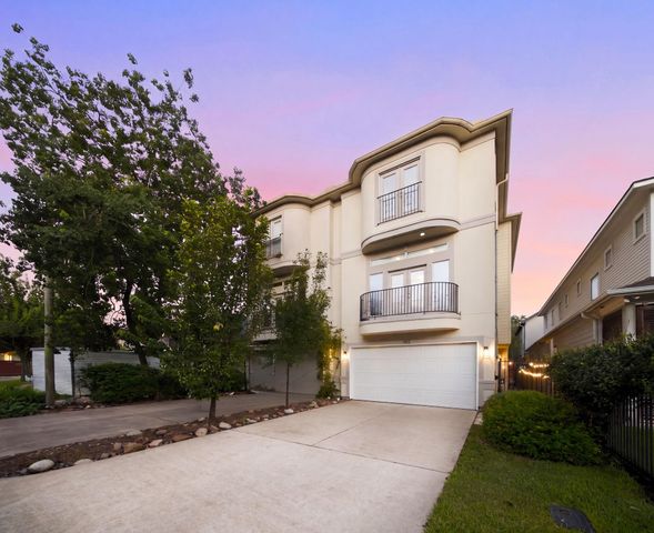 907 Lawrence Street, Houston, TX 77008