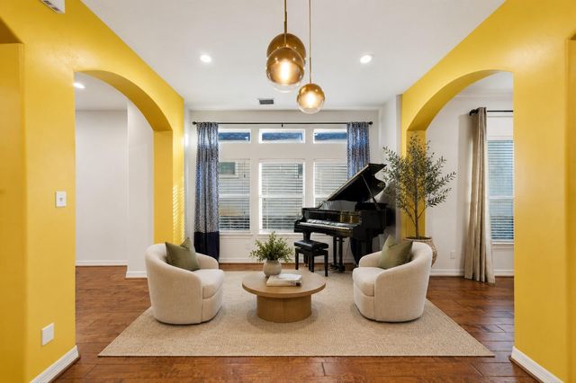 907 Lawrence Street, Houston, TX 77008