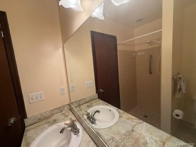 14322 Four Lakes Drive, Sterling Heights, MI 48313