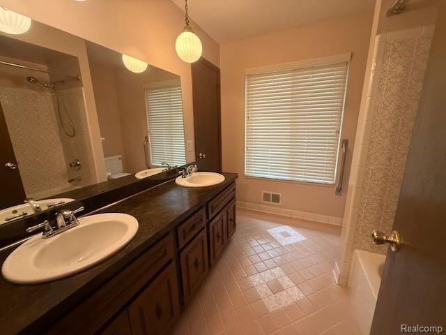 14322 Four Lakes Drive, Sterling Heights, MI 48313