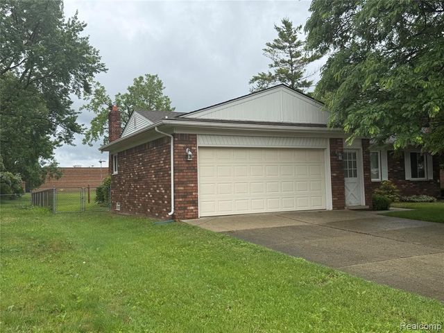 14322 Four Lakes Drive, Sterling Heights, MI 48313
