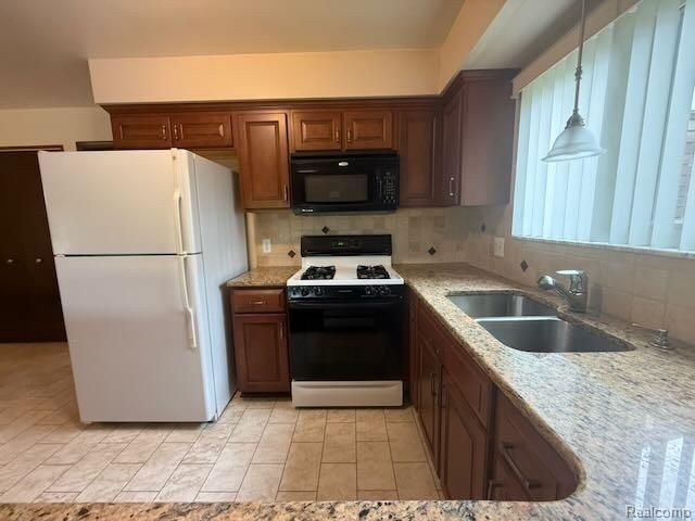 14322 Four Lakes Drive, Sterling Heights, MI 48313
