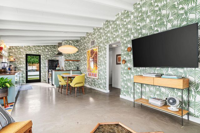 1655 Tamarisk Road, Palm Springs, CA 92262