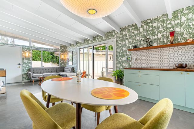 1655 Tamarisk Road, Palm Springs, CA 92262