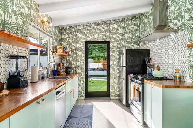 1655 Tamarisk Road, Palm Springs, CA 92262