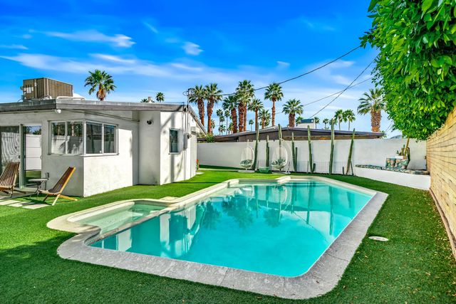 1655 Tamarisk Road, Palm Springs, CA 92262