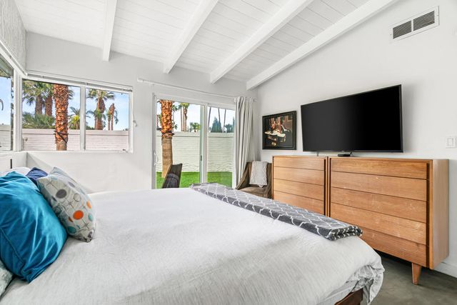 1655 Tamarisk Road, Palm Springs, CA 92262