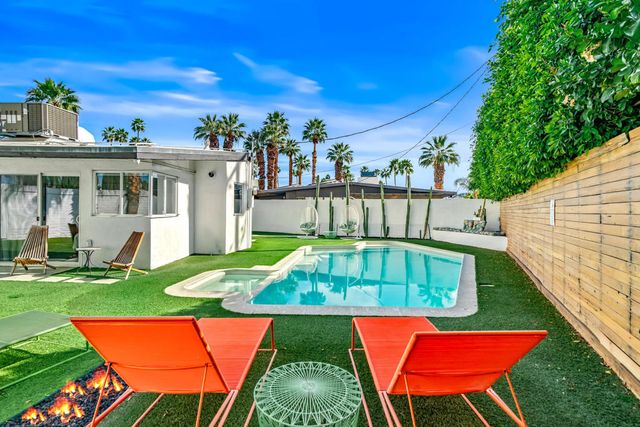 1655 Tamarisk Road, Palm Springs, CA 92262
