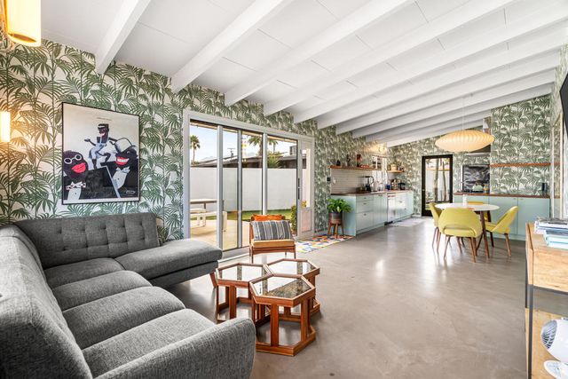 1655 Tamarisk Road, Palm Springs, CA 92262