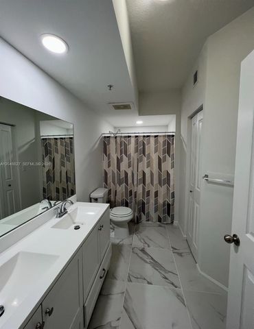 9172 Collins Ave 214, Surfside, FL 33154